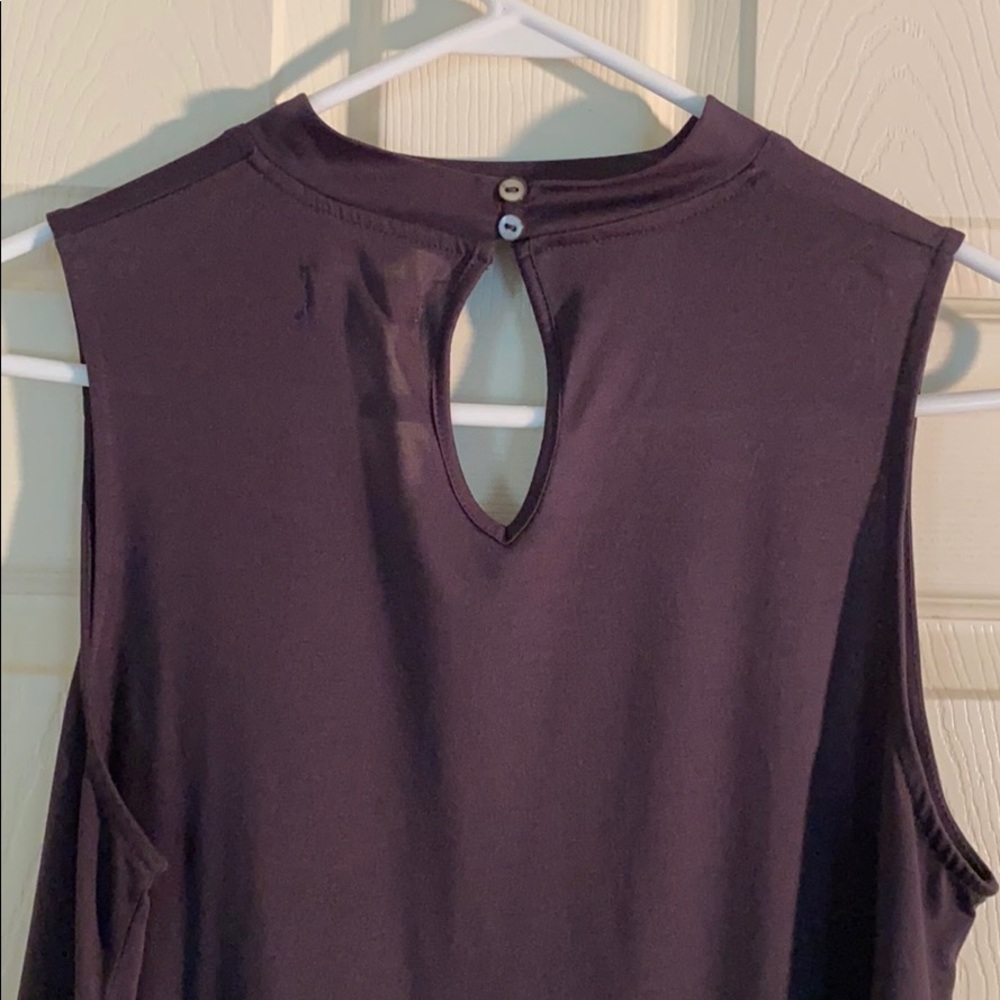 Collared Tank Top - Picture 3 of 4